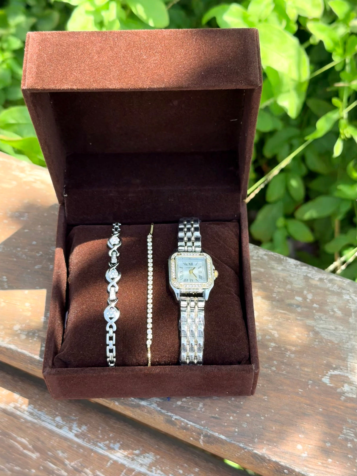 PACK SOFIA :Coffret de 3 pièces: Montre Cartier + Gourmette + rivière + Coffret CADEAU🎀 + Packaging Offert 🎁