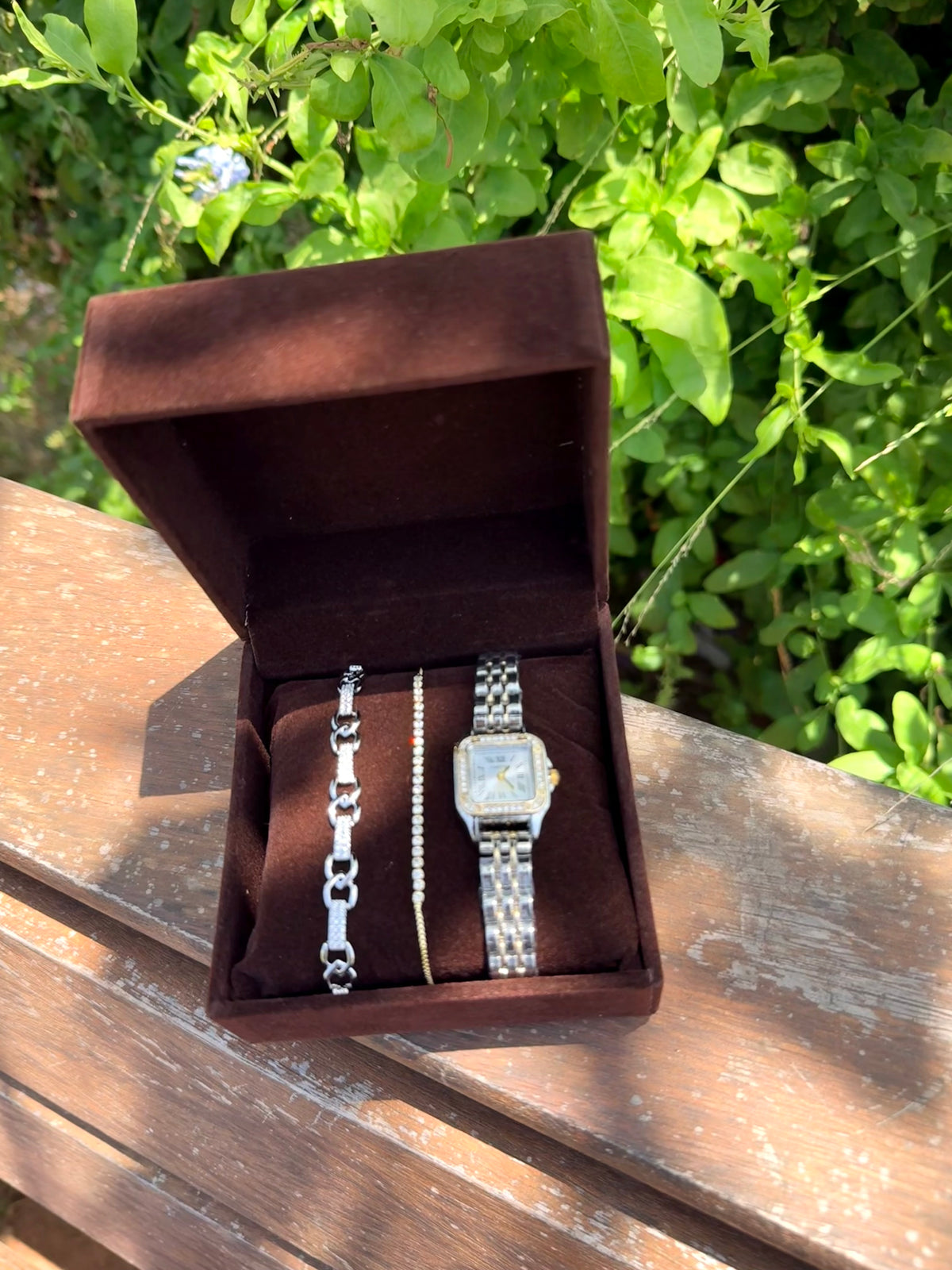 PACK MULAN :Coffret de 3 pièces: Montre Cartier + Gourmette + rivière + Coffret CADEAU🎀 + Packaging Offert 🎁