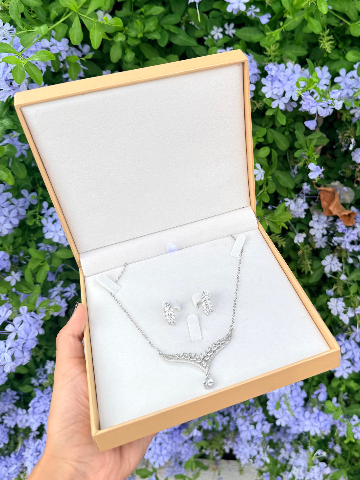 ELSA : Ensemble Collier avec ses boucles+ Coffret CADEAU🎁
