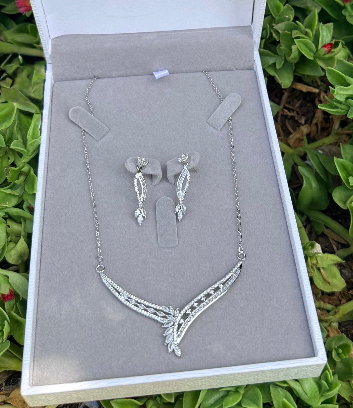 CINDERELLA : Ensemble Collier avec ses boucles + Coffret CADEAU🎁